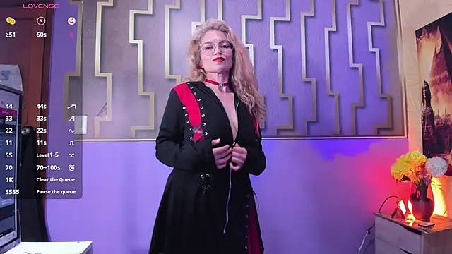 Esmeralda oikos online show from December 18, 2025, 4:06 am