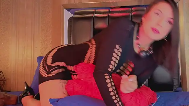 MishaKinki online show from November 14, 2025, 7:28 pm