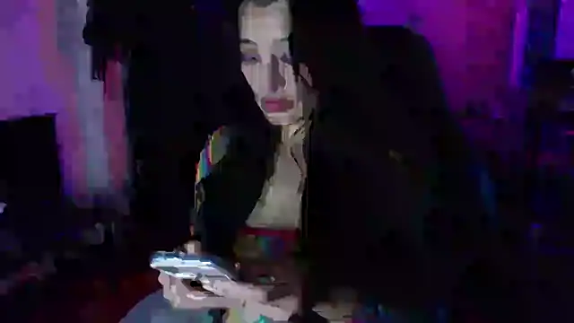 Snapshot of AngelaQueen_ chatting on November 4, 2025, 5:50 pm AngelaQueen online show from November 4, 2025, 5:50 pm