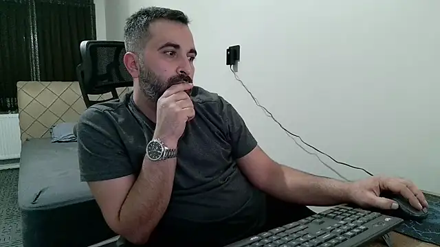 tgltplsr online show from February 4, 2026, 11:00 pm