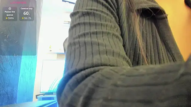 LunaBaker-1 online show from September 13, 2025, 7:58 pm