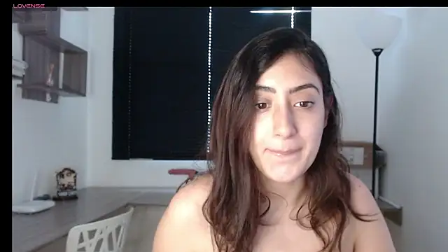 Snapshot of MIYESSI chatting on February 7, 2025, 7:27 pm MIYESSI online show from February 7, 2025, 7:27 pm