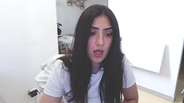 MIYESSI online show from April 14, 2026, 8:36 pm