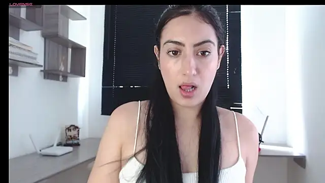 Snapshot of MIYESSI chatting on February 27, 2025, 3:37 pm MIYESSI online show from February 27, 2025, 3:37 pm