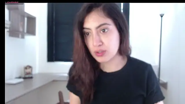 Snapshot of MIYESSI chatting on February 9, 2025, 2:50 pm MIYESSI online show from February 9, 2025, 2:50 pm