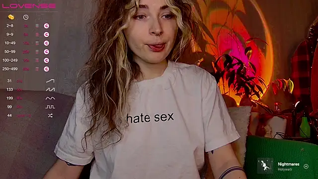 IttyKitty online show from April 18, 2026, 10:32 pm