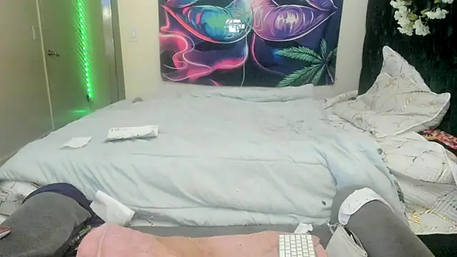 YasmineMinaj online show from April 14, 2026, 12:15 am