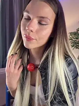 KittyKatyDream online show from February 5, 2025, 5:20 pm