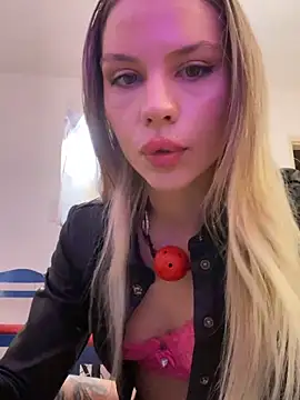 KittyKatyDream online show from December 15, 2025, 4:02 pm