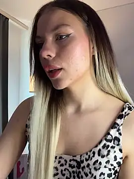 KittyKatyDream online show from March 13, 2025, 1:29 pm