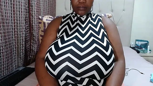 Snapshot of CHOCOLATEDARKBUSTYX chatting on March 18, 2025, 6:28 pm CHOCOLATEDARKBUSTYX online show from March 18, 2025, 6:28 pm