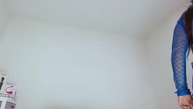 sashacreamy  online show from September 20, 2025, 3:44 am