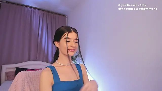 LauraCoy online show from February 17, 2025, 8:27 pm