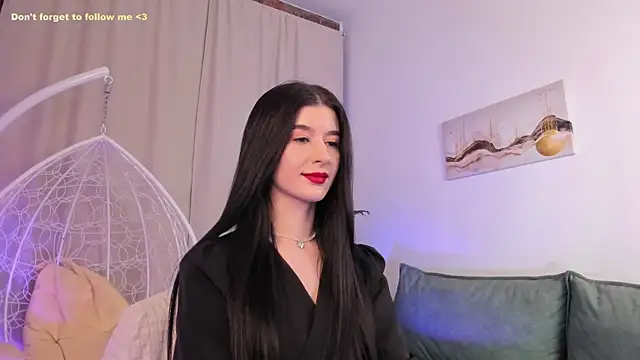 LauraCoy online show from February 3, 2025, 8:24 pm