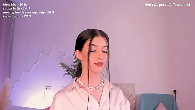 Snapshot of LauraCoy chatting on August 7, 2026, 8:59 pm LauraCoy online show from August 7, 2026, 8:59 pm