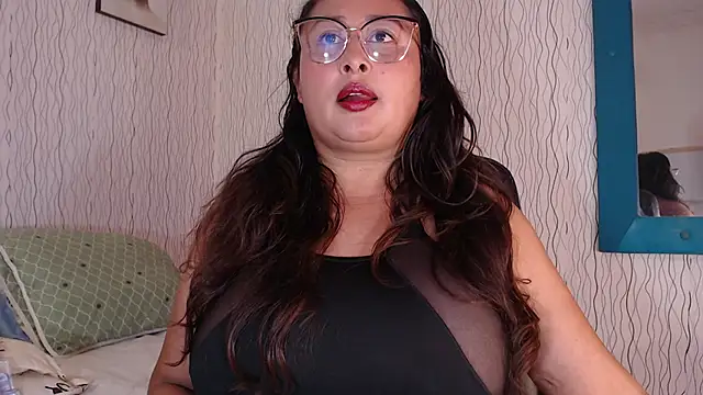 NadiaWhite online show from October 30, 2025, 5:54 pm