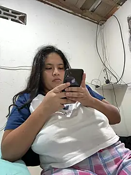 Snapshot of moncerrat_luna chatting on May 27, 2026, 9:11 pm moncerrat luna online show from May 27, 2026, 9:11 pm