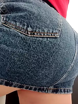 HORNY MATURE25 online show from October 6, 2025, 5:46 pm