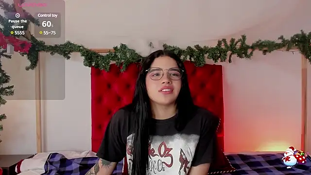 Snapshot of aliice_walker_ chatting on December 9, 2024, 3:33 pm aliice walker online show from December 9, 2024, 3:33 pm