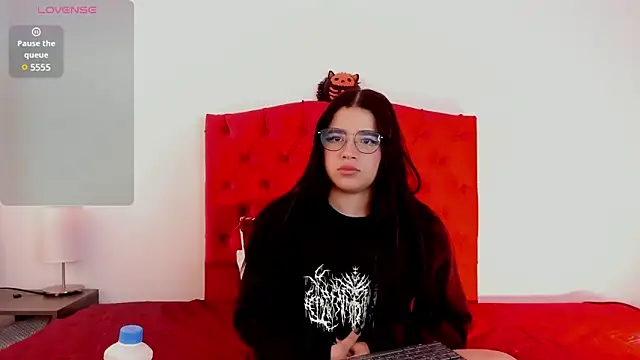Snapshot of aliice_walker_ chatting on December 19, 2024, 3:30 pm aliice walker online show from December 19, 2024, 3:30 pm