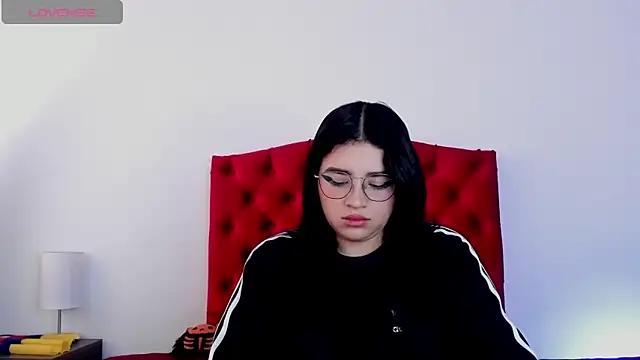 Snapshot of aliice_walker_ chatting on December 14, 2024, 6:52 pm aliice walker online show from December 14, 2024, 6:52 pm