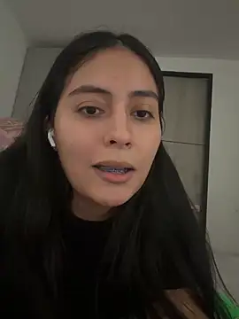 Sophie  Foxxx online show from April 15, 2026, 9:48 pm