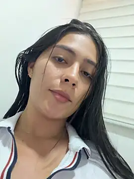Snapshot of Sophie__Foxxx chatting on May 21, 2026, 2:31 am Sophie Foxxx online show from May 21, 2026, 2:31 am
