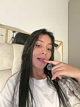 Snapshot of Sophie__Foxxx chatting on April 21, 2026, 4:02 pm Sophie Foxxx online show from April 21, 2026, 4:02 pm