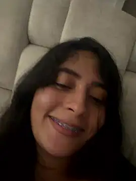 Sophie  Foxxx online show from December 13, 2025, 8:04 pm