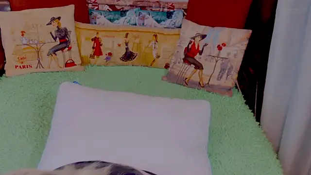 Snapshot of stiphlermom chatting on December 22, 2025, 3:34 pm stiphlermom online show from December 22, 2025, 3:34 pm