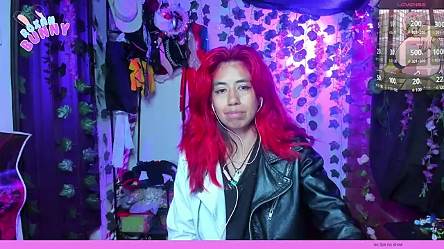 Snapshot of Roxanbunny1 chatting on March 13, 2025, 3:22 am Roxanbunny1 online show from March 13, 2025, 3:22 am