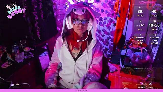 Snapshot of Roxanbunny1 chatting on February 5, 2025, 4:16 am Roxanbunny1 online show from February 5, 2025, 4:16 am