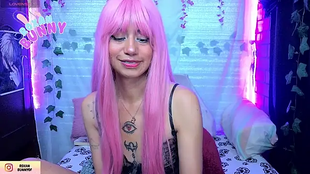 Roxanbunny1 online show from April 15, 2026, 3:56 am