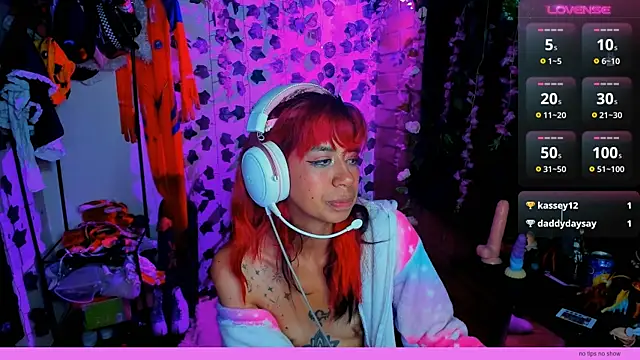 Snapshot of Roxanbunny1 chatting on January 27, 2025, 7:56 am Roxanbunny1 online show from January 27, 2025, 7:56 am