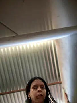 Charly  online show from November 14, 2025, 4:54 pm