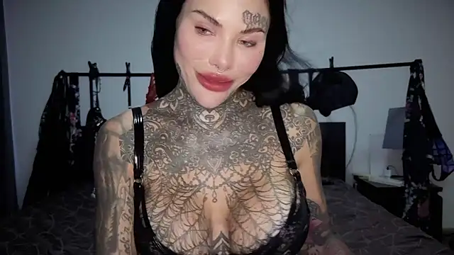 claudiacvc95 online show from March 21, 2026, 8:19 am