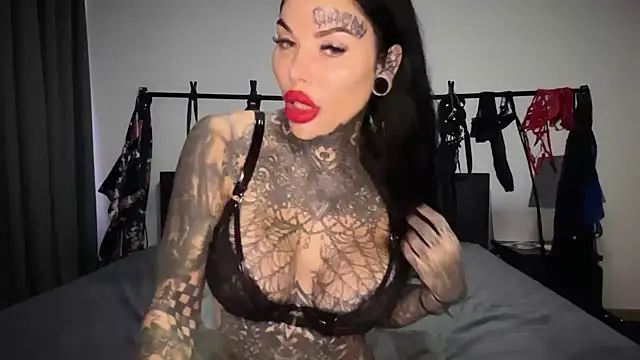 claudiacvc95 online show from December 19, 2025, 5:10 am