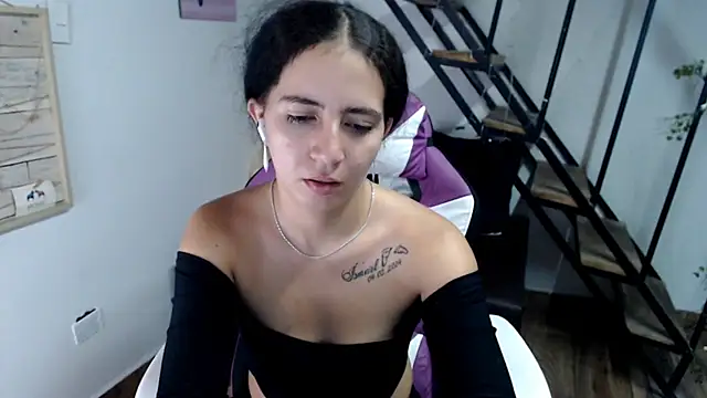 Snapshot of samantha_baby_ chatting on November 8, 2025, 7:17 pm samantha baby online show from November 8, 2025, 7:17 pm