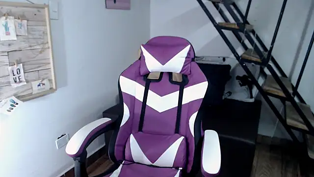 Snapshot of samantha_baby_ chatting on October 20, 2025, 5:46 pm samantha baby online show from October 20, 2025, 5:46 pm