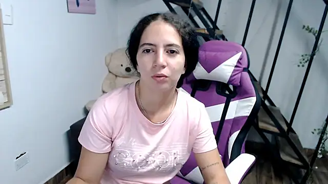 Snapshot of samantha_baby_ chatting on November 23, 2025, 5:45 pm samantha baby online show from November 23, 2025, 5:45 pm