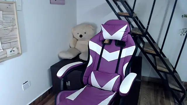 Snapshot of samantha_baby_ chatting on October 31, 2025, 7:10 pm samantha baby online show from October 31, 2025, 7:10 pm