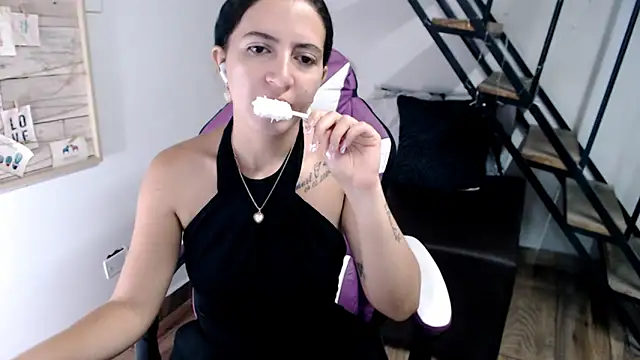 samantha baby  online show from December 19, 2025, 4:20 pm