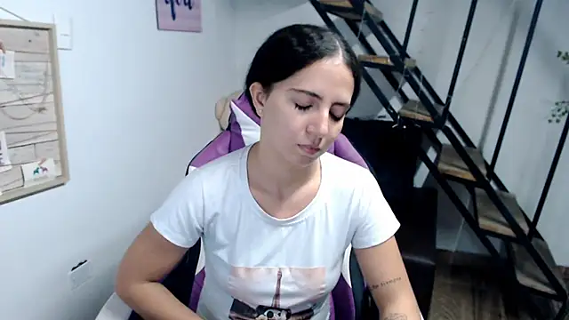 Snapshot of samantha_baby_ chatting on November 24, 2025, 5:35 pm samantha baby online show from November 24, 2025, 5:35 pm