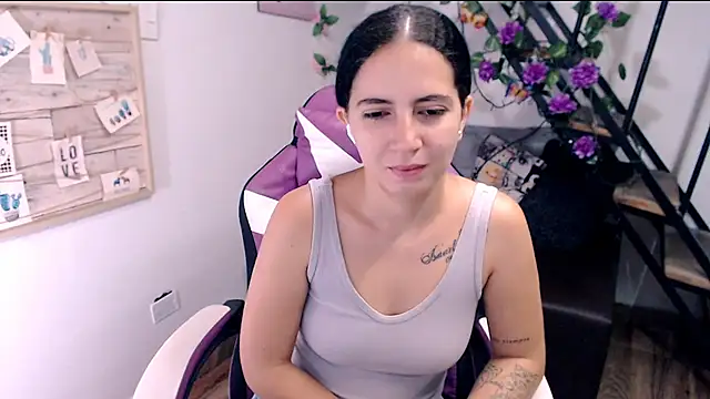 Snapshot of samantha_baby_ chatting on April 29, 2026, 2:32 pm samantha baby online show from April 29, 2026, 2:32 pm