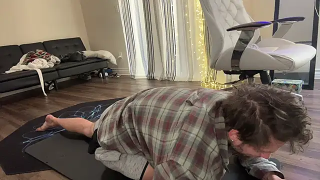 Snapshot of alexmannd chatting on October 16, 2025, 5:43 pm alexmannd online show from October 16, 2025, 5:43 pm