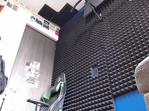 Curly Angel24 online show from February 10, 2026, 9:03 pm