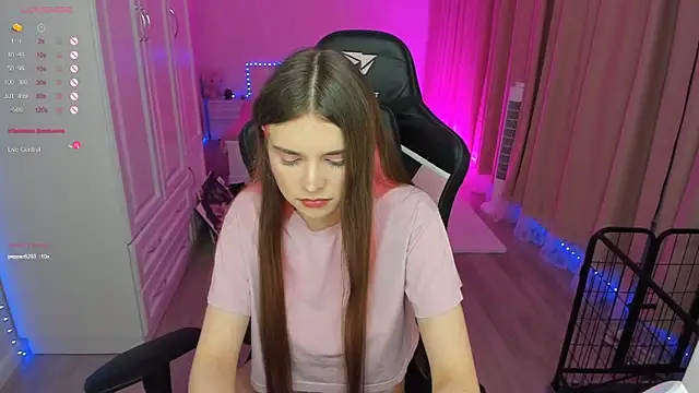 Snapshot of lil_cassie chatting on November 23, 2025, 1:48 am lil cassie online show from November 23, 2025, 1:48 am