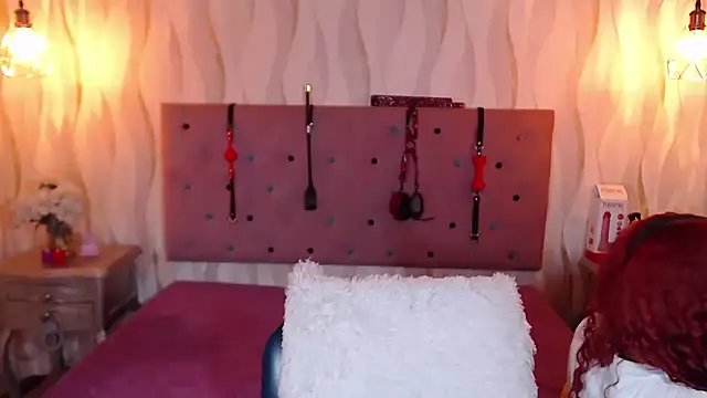 IsabelaLatina online show from January 7, 2026, 10:04 pm