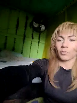 Snapshot of Evehampy chatting on September 29, 2025, 8:03 pm Evehampy online show from September 29, 2025, 8:03 pm