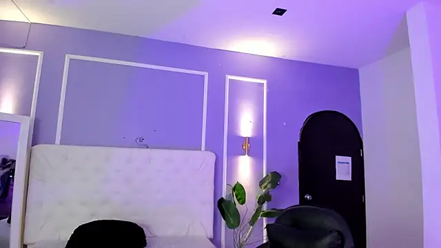 Snapshot of martinasaez chatting on December 16, 2025, 8:35 pm martinasaez online show from December 16, 2025, 8:35 pm